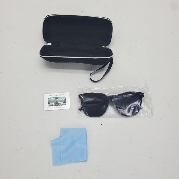 Yakimoto Trendy Polarized UV Blocking Sunglasses NWT - Picture 3 of 9